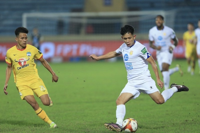 Trận Nam Định và Hoàng Anh Gia Lai diễn ra lúc 18h00 ngày 23/12, thuộc vòng 7 V-League 2023/2024 Trận Nam Định và Hoàng Anh Gia Lai diễn ra lúc 18h00 ngày 23/12, thuộc vòng 7 V-League 2023/2024