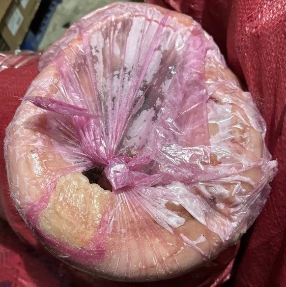 TP. Hồ Chí Minh: Phát hiện kho chứa 24 tấn thực phẩm đông lạnh sắp bán dịp Tết TP. Hồ Chí Minh: Phát hiện kho chứa 24 tấn thực phẩm đông lạnh sắp bán dịp Tết