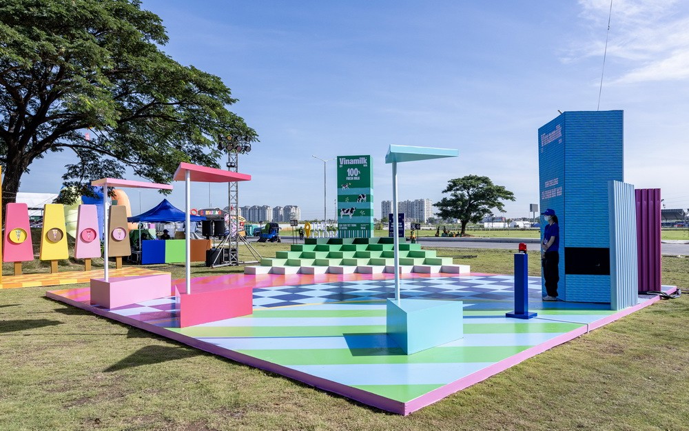 Người tiêu dùng bắt đầu quen với hình ảnh mới của thương hiệu kỳ cựu. vinamilk2-8673.jpg