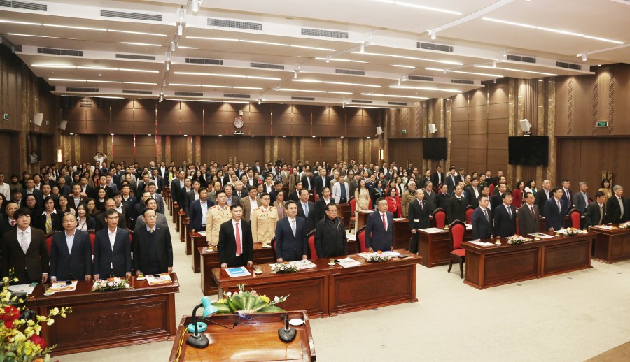 Các đại biểu tham dự buổi lễ. Các đại biểu tham dự buổi lễ.