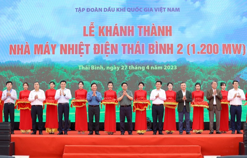 Thủ tướng Chính phủ Phạm Minh Chính và các đại biểu cắt băng khánh thành Nhà máy Nhiệt điện Thái Bình 2 Thủ tướng Chính phủ Phạm Minh Chính và các đại biểu cắt băng khánh thành Nhà máy Nhiệt điện Thái Bình 2