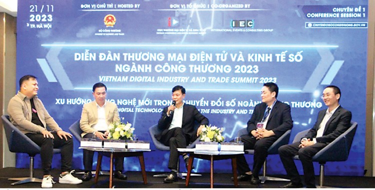 Ngành Công Thương đoàn kết, đổi mới, đóng góp cho sự lớn mạnh của đất nước Ngành Công Thương đoàn kết, đổi mới, đóng góp cho sự lớn mạnh của đất nước