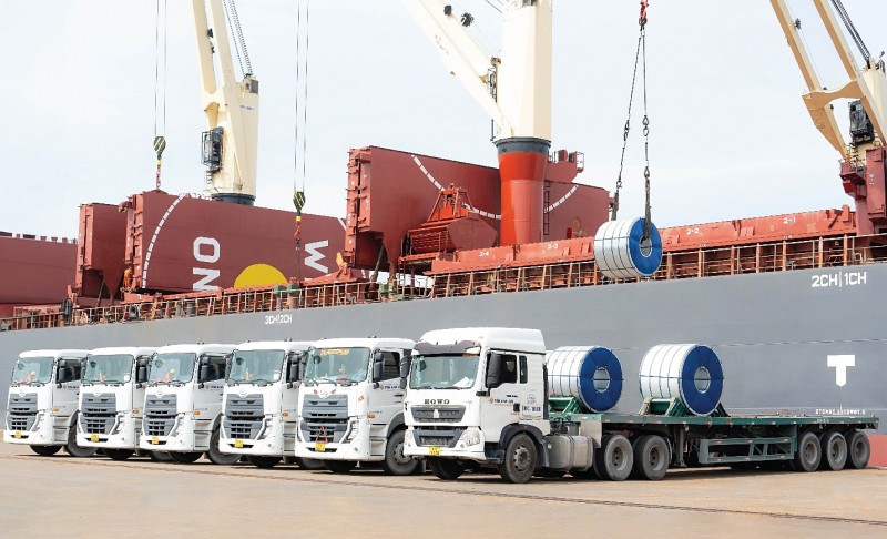 Tôn Nam Kim xuất khẩu những lô hàng tôn Zinmag đầu tiên sang thị trường Australia và châu Âu. Ảnh: Tôn Nam Kim Tôn Nam Kim xuất khẩu những lô hàng tôn Zinmag đầu tiên sang thị trường Australia và châu Âu. Ảnh: Tôn Nam Kim