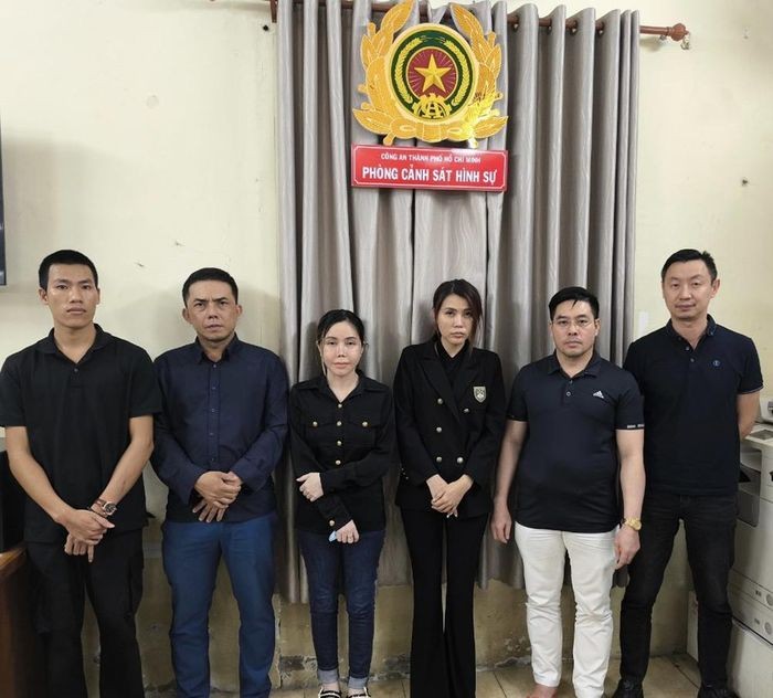 Các nghi phạm trong đường dây tại cơ quan điều tra