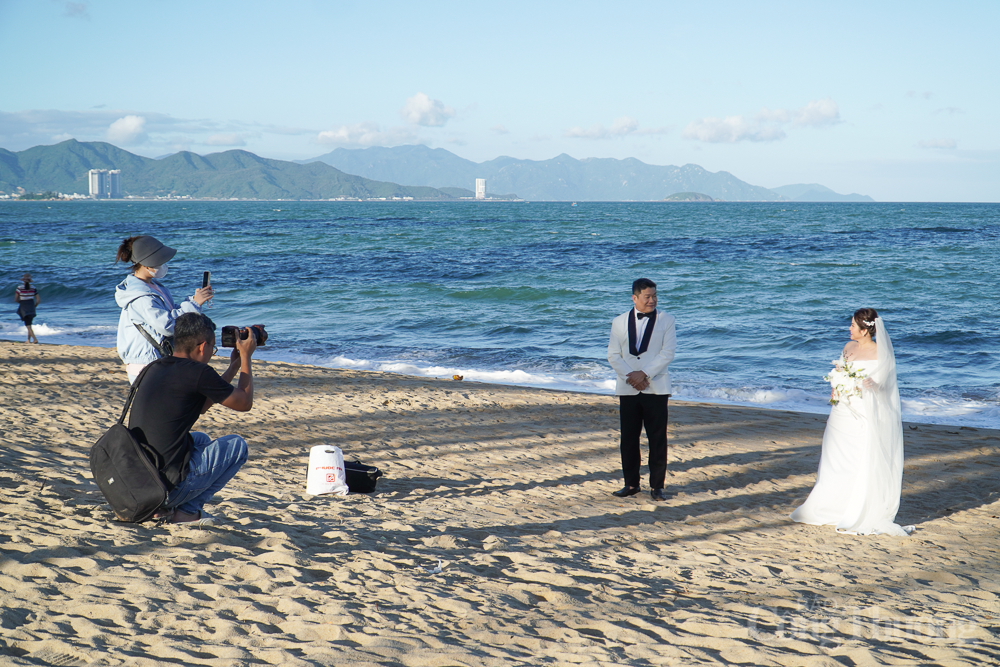 TP. Nha Trang cùng du khách đón nắng đẹp trong ngày cuối năm 2023 TP. Nha Trang cùng du khách đón nắng đẹp trong ngày cuối năm 2023