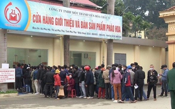 Z121 - 'Địa chỉ đỏ' duy nhất được sản xuất pháo hoa tại Việt Nam Z121 - 'Địa chỉ đỏ' duy nhất được sản xuất pháo hoa tại Việt Nam