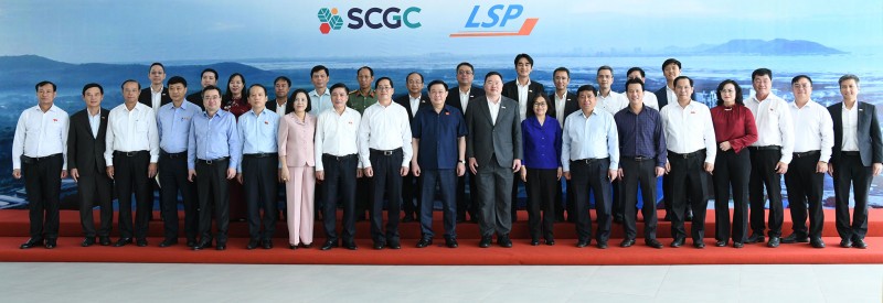 Chủ tịch Quốc hội thăm Tổ hợp Hóa dầu miền Nam Chủ tịch Quốc hội thăm Tổ hợp Hóa dầu miền Nam