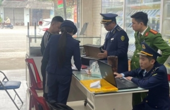 Thanh Hóa: Kinh doanh điện thoại nhập lậu, một cửa hàng bị phạt 70 triệu đồng