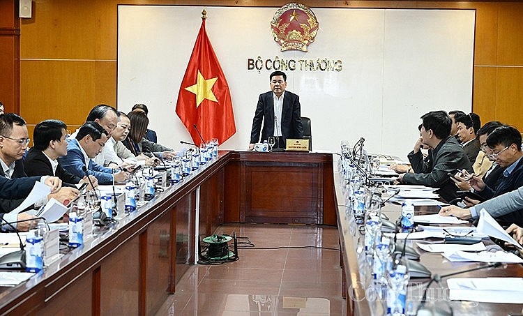 Bộ Công Thương họp bàn giải pháp bảo đảm cung ứng đủ xăng dầu Bộ Công Thương họp bàn giải pháp bảo đảm cung ứng đủ xăng dầu