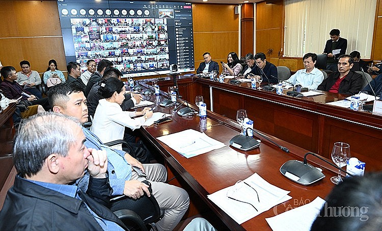 Hội nghị được diễn ra theo cả hình thực trực tuyến và trực tiếp Hội nghị được diễn ra theo cả hình thực trực tuyến và trực tiếp