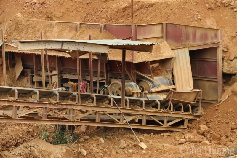 Hòa Bình: “Mục sở thị” nhà máy gạch có giám đốc bị bắt vì khai đất trái phép