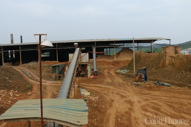 Hòa Bình: “Mục sở thị” nhà máy gạch có giám đốc bị bắt vì khai đất trái phép