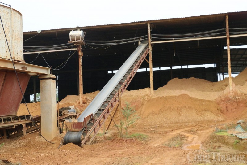 Hòa Bình: “Mục sở thị” nhà máy gạch có giám đốc bị bắt vì khai đất trái phép