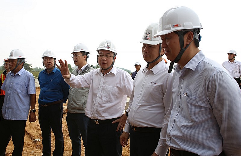 Năm 2024: Khởi công 34 dự án, công trình truyền tải điện Năm 2024: Khởi công 34 dự án, công trình truyền tải điện