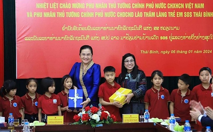 Phu nhân hai Thủ tướng Việt Nam và Lào thăm tỉnh Thái Bình Phu nhân hai Thủ tướng Việt Nam và Lào thăm tỉnh Thái Bình
