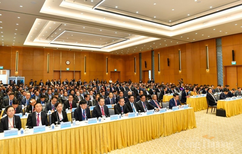 Thủ tướng Phạm Minh Chính và Thủ tướng Lào dự Hội nghị hợp tác đầu tư Việt Nam - Lào