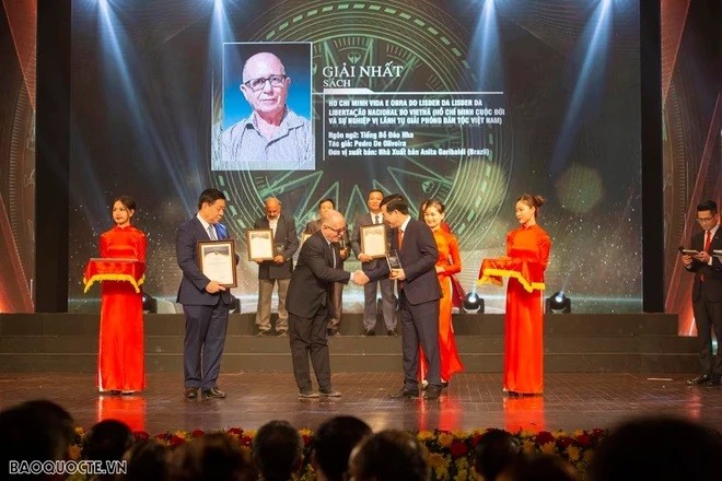 Học giả Brazil đánh giá cao vai trò lãnh đạo của Đảng Cộng sản Việt Nam Học giả Brazil đánh giá cao vai trò lãnh đạo của Đảng Cộng sản Việt Nam