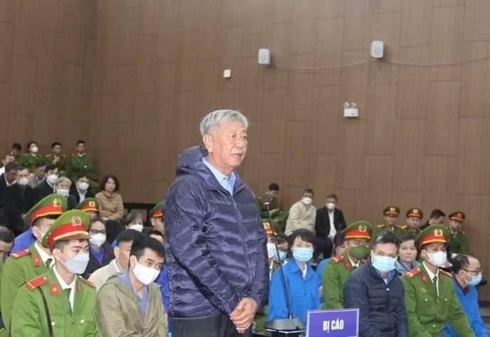 cựu giám đốc CDC Bình Dương bị truy tố, xét xử về tội Vi phạm quy định về đấu thầu gây hậu quả nghiêm trọng. cựu giám đốc CDC Bình Dương bị truy tố, xét xử về tội Vi phạm quy định về đấu thầu gây hậu quả nghiêm trọng.