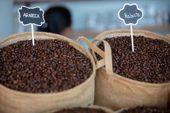 Giá Arabica về thấp nhất hơn một tháng do sức ép tỷ giá