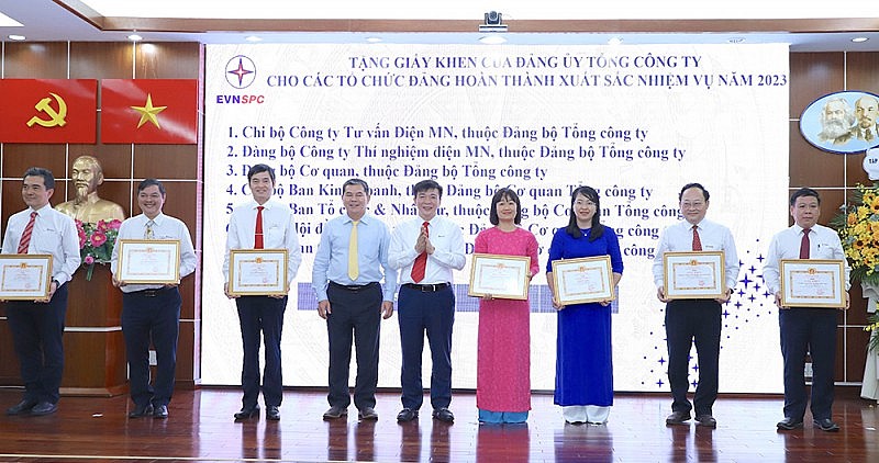Đảm bảo cung cấp điện cho phát triển kinh tế-xã hội 21 tỉnh thành phía Nam Đảm bảo cung cấp điện cho phát triển kinh tế xã hội 21 tỉnh thành phía Nam
