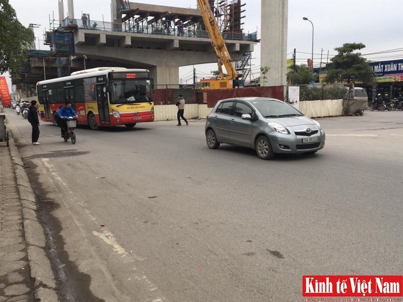 Hà Nội đề xuất dừng 6 tuyến xe buýt trợ giá do doanh thu thấp. Hà Nội đề xuất dừng 6 tuyến xe buýt trợ giá do doanh thu thấp.