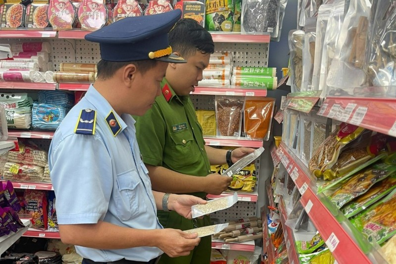 Bình Dương: Tăng cường kiểm soát gian lận thương mại và hàng giả dịp Tết Nguyên đán 2024 Bình Dương: Tăng cường kiểm soát gian lận thương mại và hàng giả dịp Tết Nguyên đán 2024