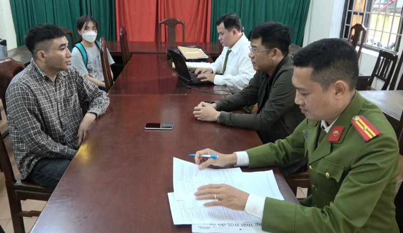 Thừa Thiên Huế: Bắt giam, khởi tố đối tượng cướp điện thoại giữa đường