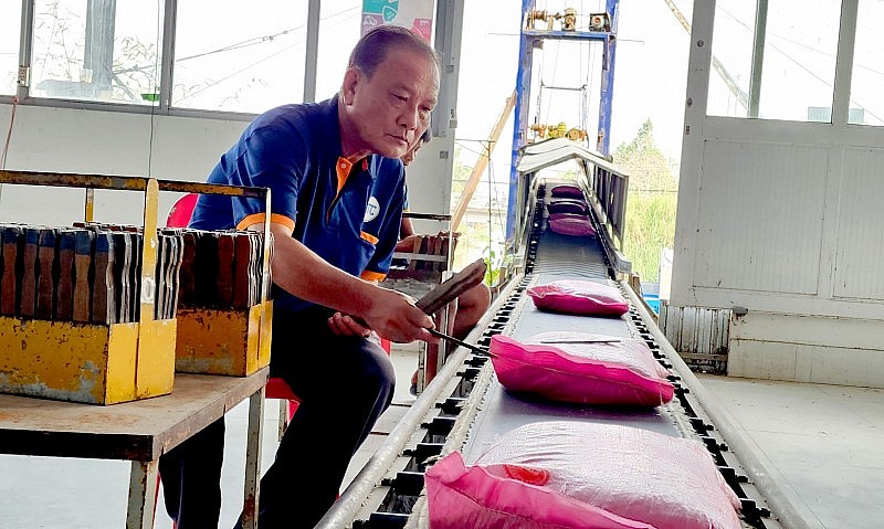 Sau phiên giảm, giá gạo xuất khẩu lại đồng loạt tăng đến 13 USD Sau phiên giảm, giá gạo xuất khẩu lại đồng loạt tăng đến 13 USD