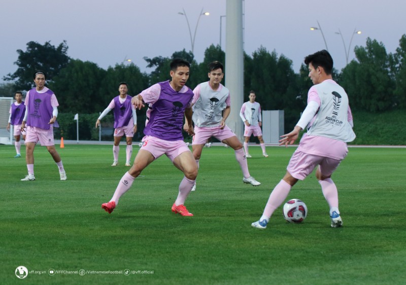 Đội tuyển Việt Nam có buổi tập luyện chiều ngày 11/1. Ảnh: VFF