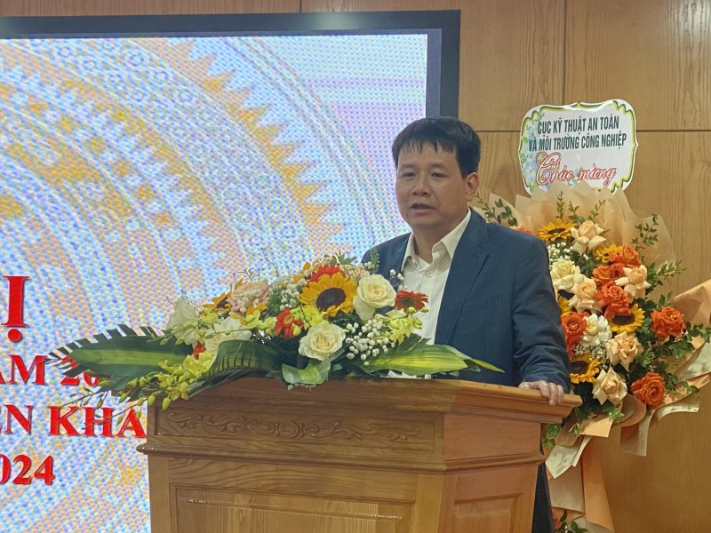 Cuc hoat chat Cuc hoat chat