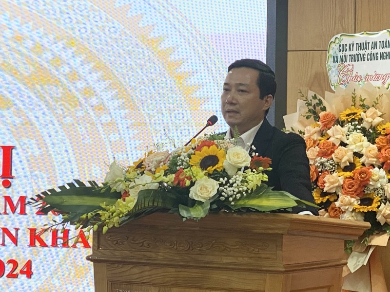 Cuc hoat chat Cuc hoat chat