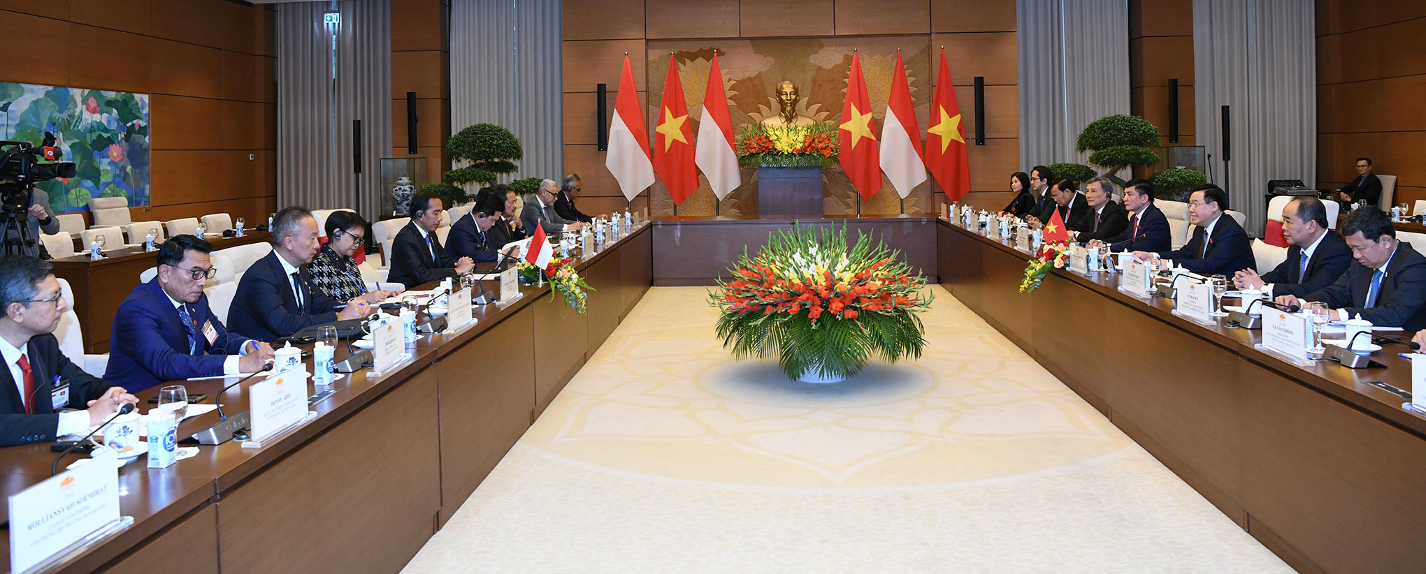 Chủ tịch Quốc hội Vương Đình Huệ hội kiến Tổng thống Indonesia Chủ tịch Quốc hội Vương Đình Huệ hội kiến Tổng thống Indonesia
