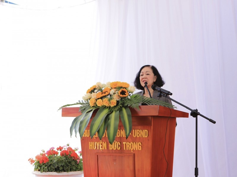 Trưởng Ban Tổ chức Trung ương Trương Thị Mai thăm, tặng quà tết cho công nhân ở Lâm Đồng Trưởng Ban Tổ chức Trung ương Trương Thị Mai thăm, tặng quà tết cho công nhân ở Lâm Đồng