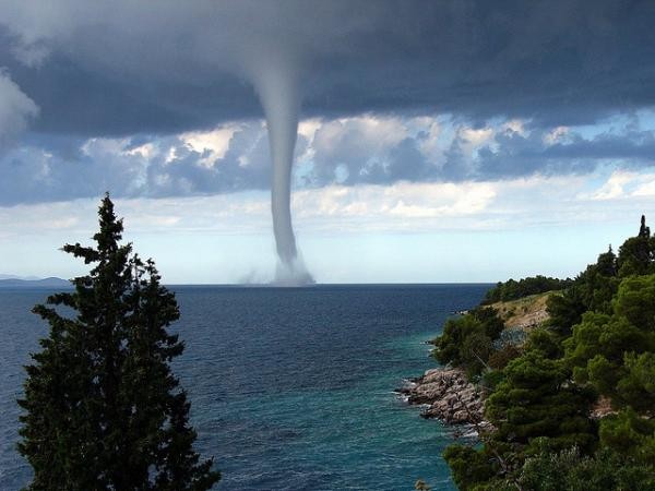 Dự báo thời tiết biển hôm nay 15/1/2024: Có mưa dông vài nơi, sóng biển dâng cao Dự báo thời tiết biển hôm nay 15/1/2024: Có mưa dông vài nơi, sóng biển dâng cao