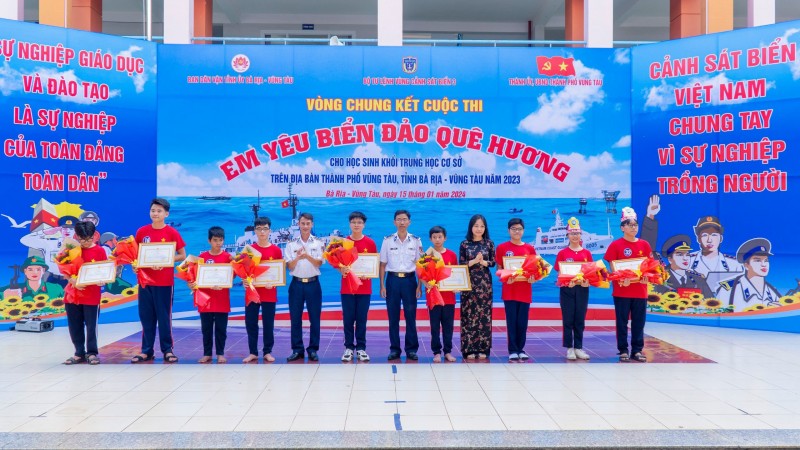 100 thí sinh tham gia Vòng chung kết cuộc thi Em yêu biển, đảo quê hương 100 thí sinh tham gia Vòng chung kết cuộc thi Em yêu biển, đảo quê hương