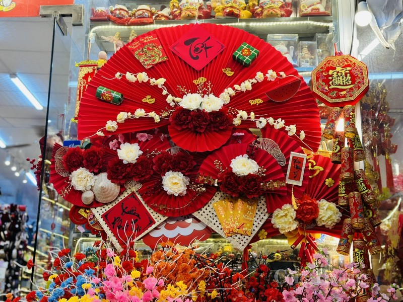 Sức mua hàng trang trí Tết tại cửa hàng truyền thống chậm, online nhộn nhịp Sức mua hàng trang trí Tết tại cửa hàng truyền thống chậm, online nhộn nhịp