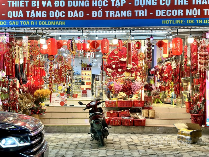 Sức mua hàng trang trí Tết tại cửa hàng truyền thống chậm, online nhộn nhịp Sức mua hàng trang trí Tết tại cửa hàng truyền thống chậm, online nhộn nhịp