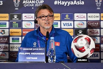 HLV Troussier: Việt Nam đặt mục tiêu giành 6 điểm khi đối đầu với Indonesia và Iraq