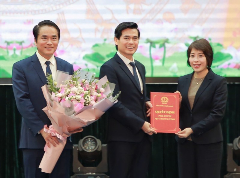 Ông Nguyễn Hữu Đông, Bí thư Tỉnh ủy Sơn La phát biểu tại hội nghị