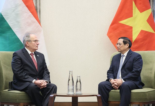 Việt Nam là một tấm gương về con đường phát triển trong điều kiện khó khăn Việt Nam là một tấm gương về con đường phát triển trong điều kiện khó khăn