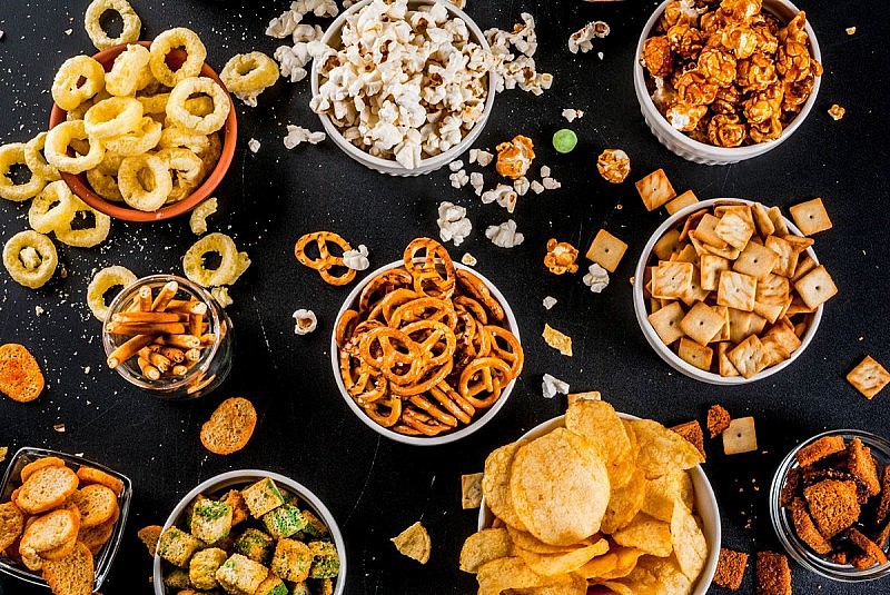 Những bữa ăn vặt trong ngày có thể sẽ làm bạn tăng cân mất kiểm soát Những bữa ăn vặt trong ngày có thể sẽ làm bạn tăng cân mất kiểm soát