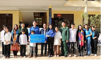 Đoàn Thanh niên Bộ Công Thương mang mùa xuân ấm đến đồng bào dân tộc thiểu số Lai Châu