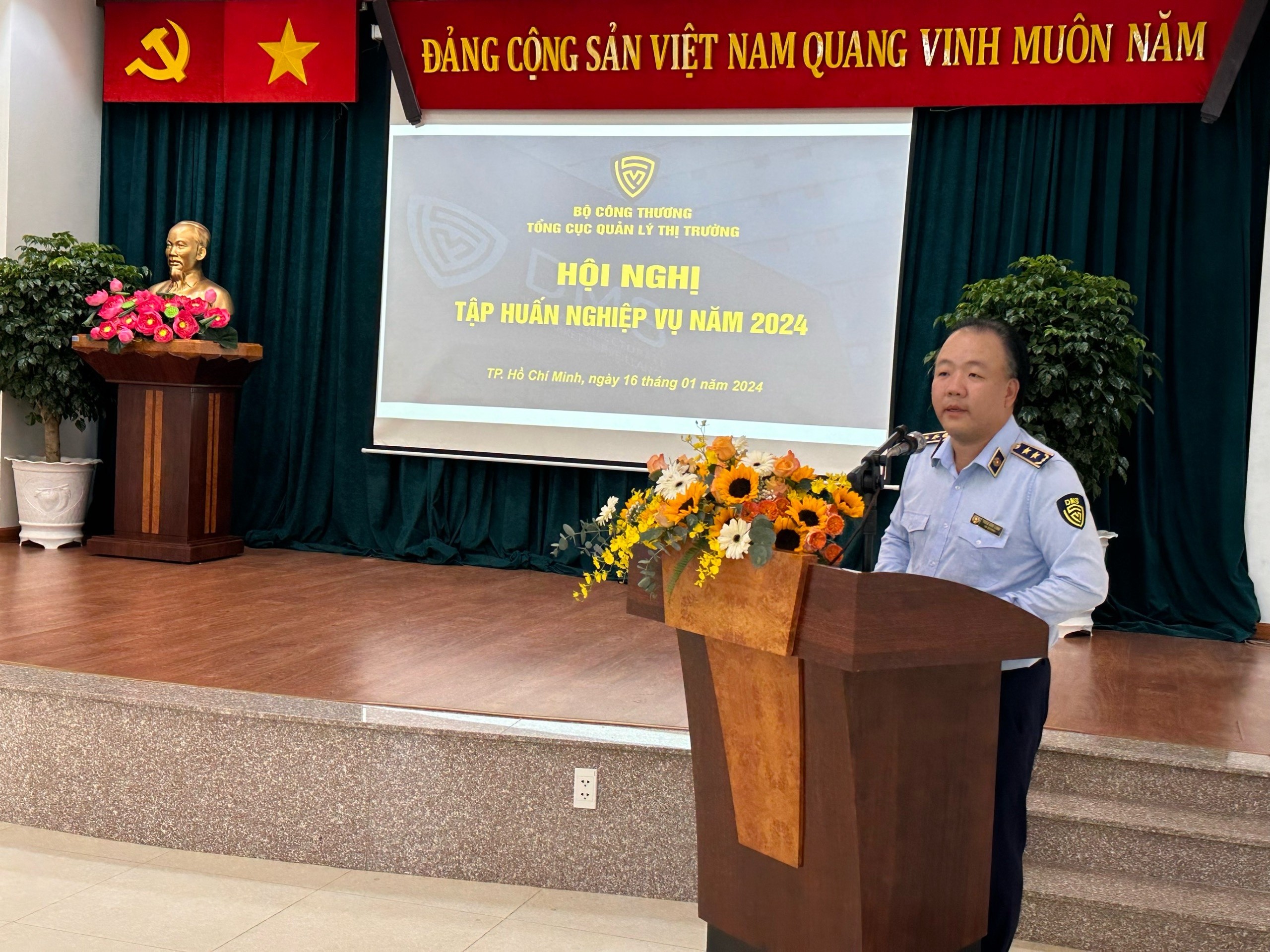 Quản lý thị trường phải là lực lượng phản ứng nhanh trong công tác thanh, kiểm tra Quản lý thị trường phải là lực lượng phản ứng nhanh trong công tác thanh, kiểm tra