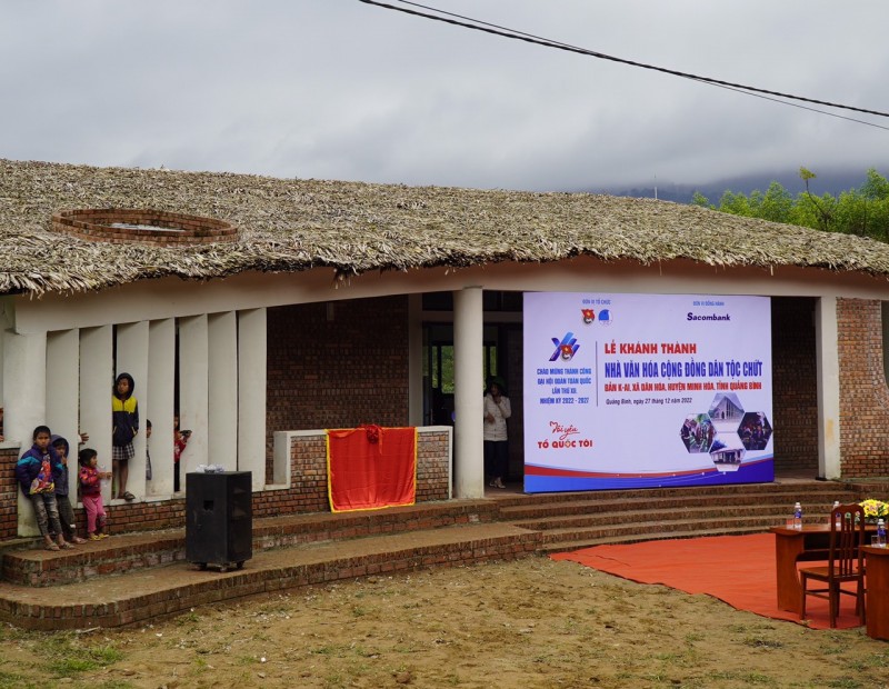 Công trình nhà văn hóa cộng đồng dân tộc Chứt tại xã K-Ai (Ảnh: Nguyễn Phúc) Công trình nhà văn hóa cộng đồng dân tộc Chứt tại xã K-Ai (Ảnh: Nguyễn Phúc)
