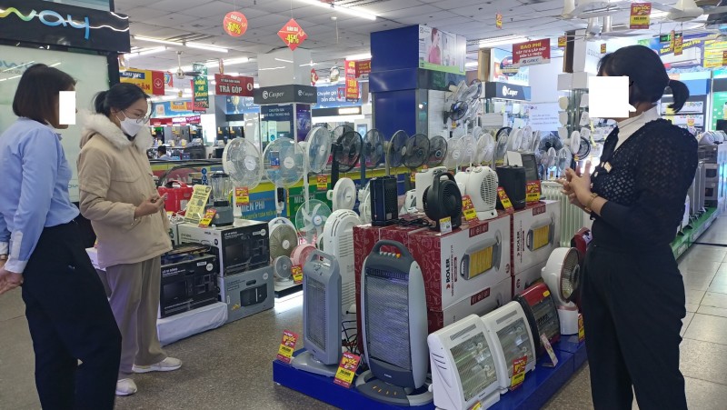 Nhiệt độ xuống thấp, nhiều người tìm mua máy sưởi Nhiệt độ xuống thấp, nhiều người tìm mua máy sưởi