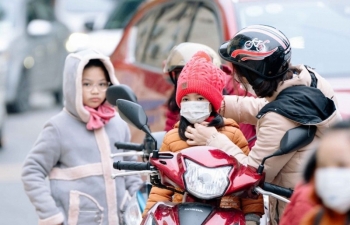 Trẻ nghỉ học vì rét đậm: Cách giải quyết 