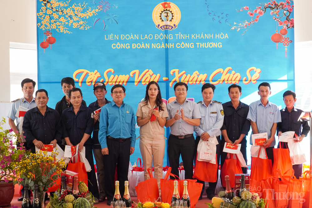 ho các công nhân, người lao động có hoàn cảnh khó khăn nhân dịp Tết Giáp Thìn 2024 ho các công nhân, người lao động có hoàn cảnh khó khăn nhân dịp Tết Giáp Thìn 2024