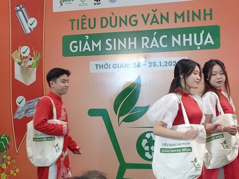 Thúc đẩy tiêu dùng thông minh giúp giảm rác thải nhựa Thúc đẩy tiêu dùng thông minh giúp giảm rác thải nhựa