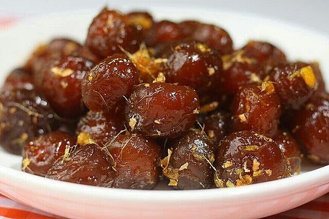 Ô mai mơ xào gừng, thức quà ngon đậm vị chua cay mặn ngọt hấp dẫn. Ô mai mơ xào gừng, thức quà ngon đậm vị chua cay mặn ngọt hấp dẫn.