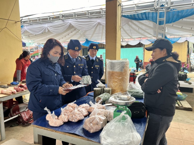 Đội quản lý thị trường số 3: Siết chặt quản lý thị trường dịp Tết Nguyên đán Giáp Thìn
